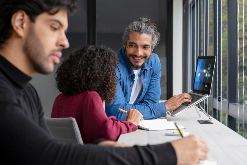 How Interview as a Service Integrates with ATS & HRIS for Better Hiring